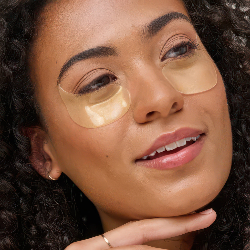 Another woman wearing Flashpatch Illuminating Eye Gels Single.