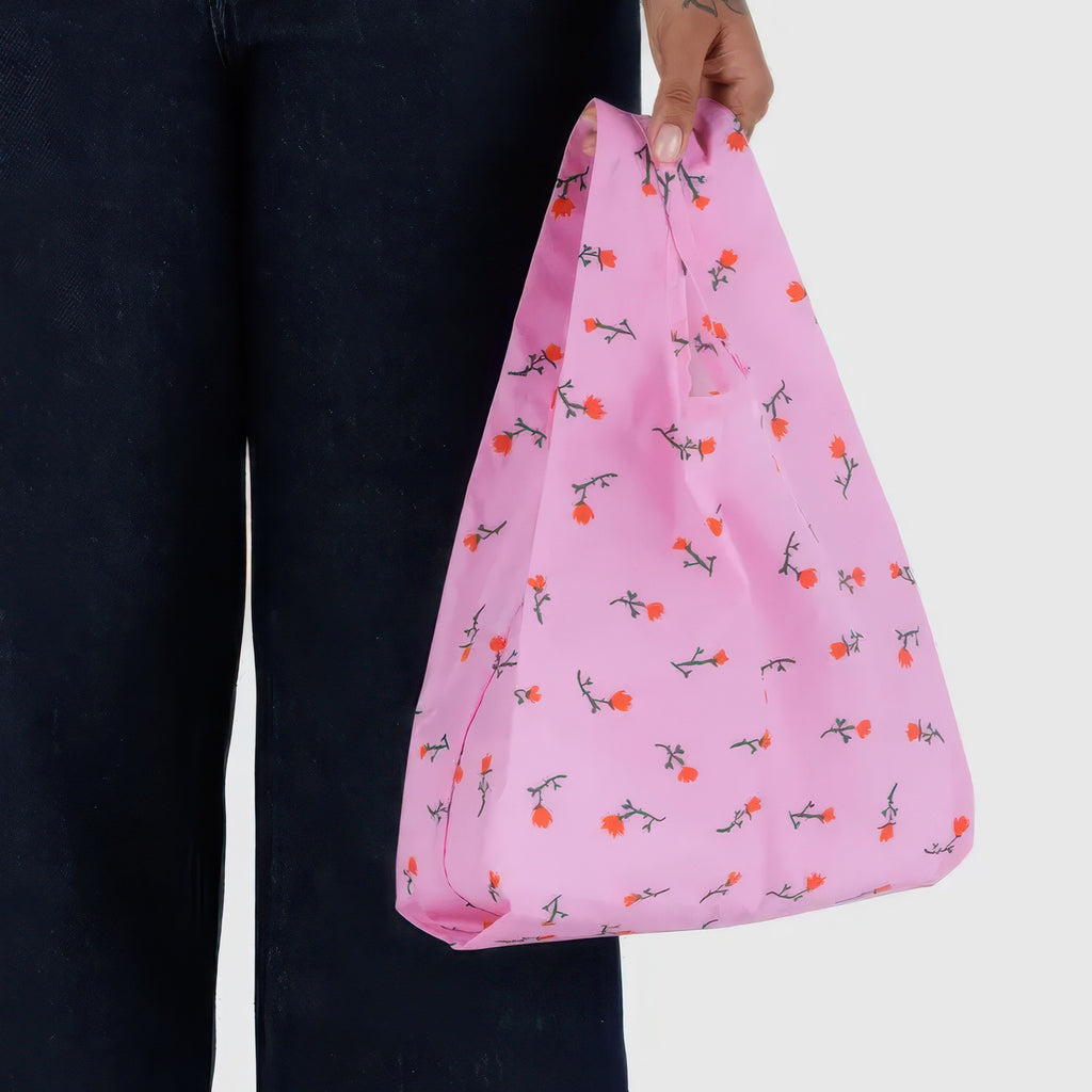 Baby Baggu Painted Wildflower in hand.