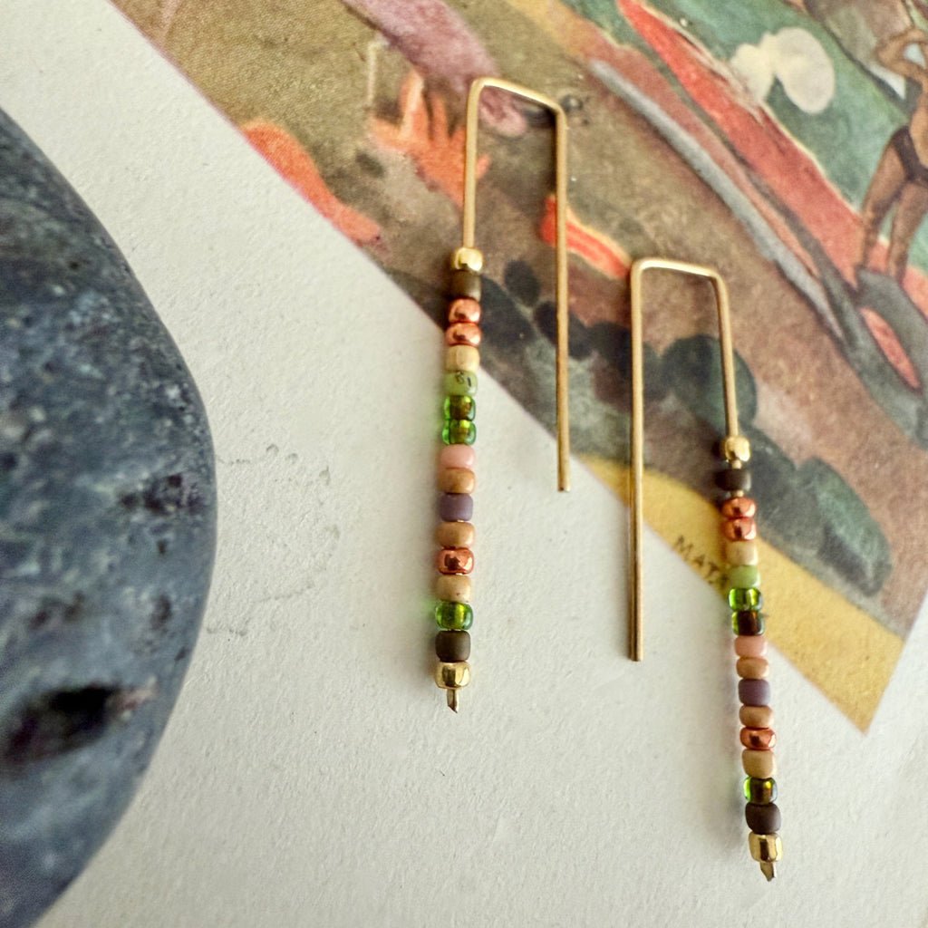 Beaded Bended Wire Earrings Matamoe.