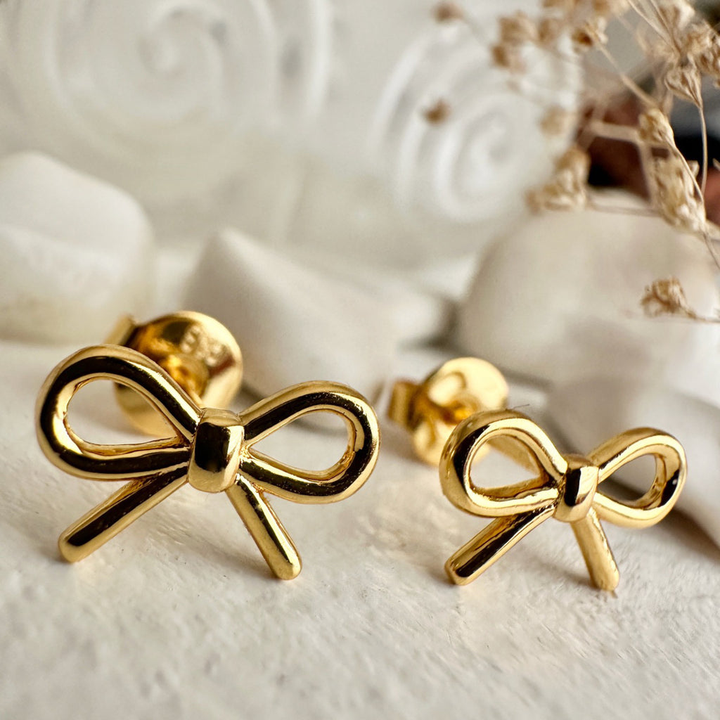 Bow Stud Earrings Gold.
