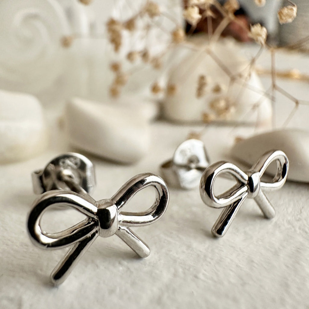 Bow Stud Earrings Silver.
