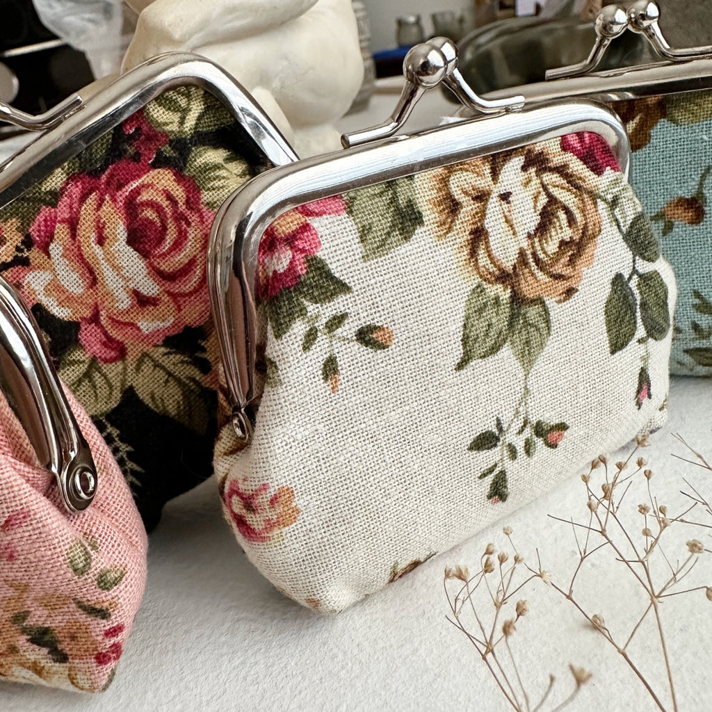 Chintz Floral Change Purse Linen upright.