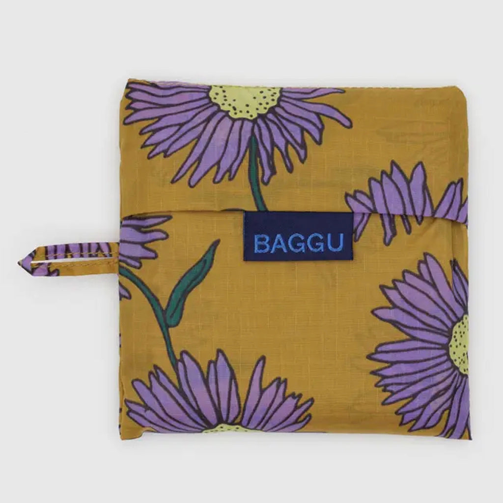 Closed view of Standard Baggu Daisy Chain.