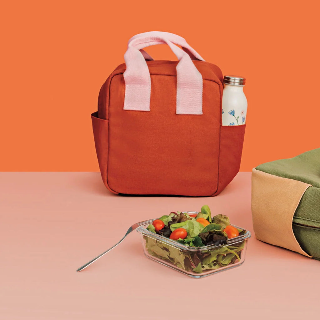 Grenadine Weekday Lunch Tote on table.