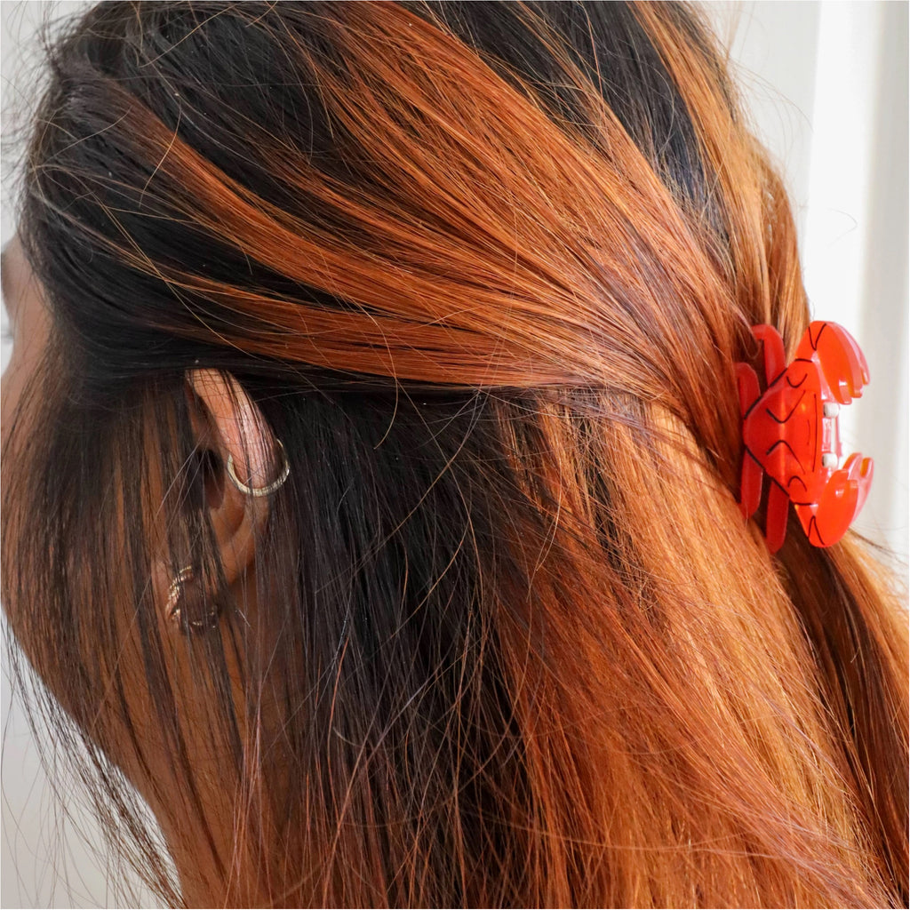 Mini Crab Hair Claw in use.