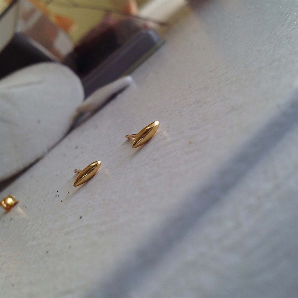 Minimalist Stud Earrings in Gold Vermeil.