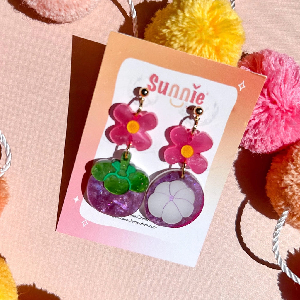 Mismatch Mangosteen Dangle Earrings packaging.