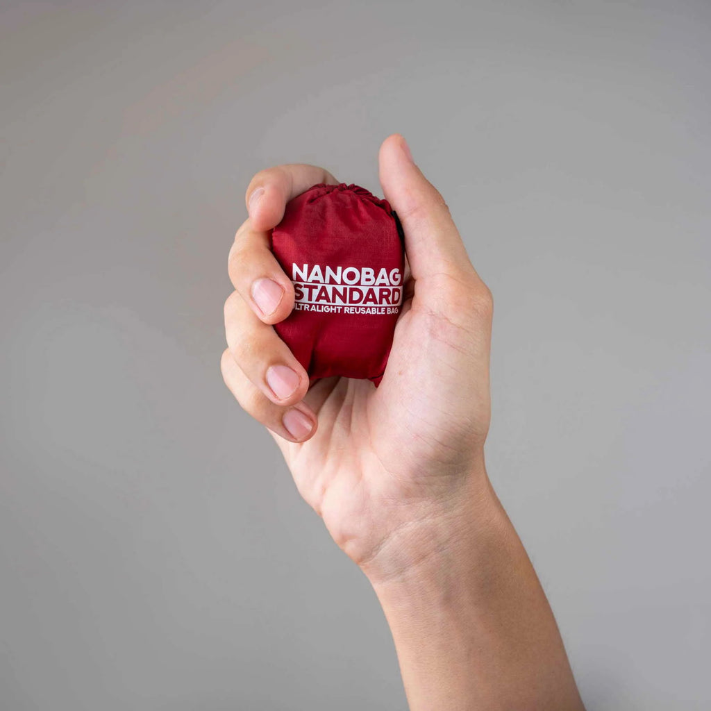 Nanobag Standard Burgundy folded.
