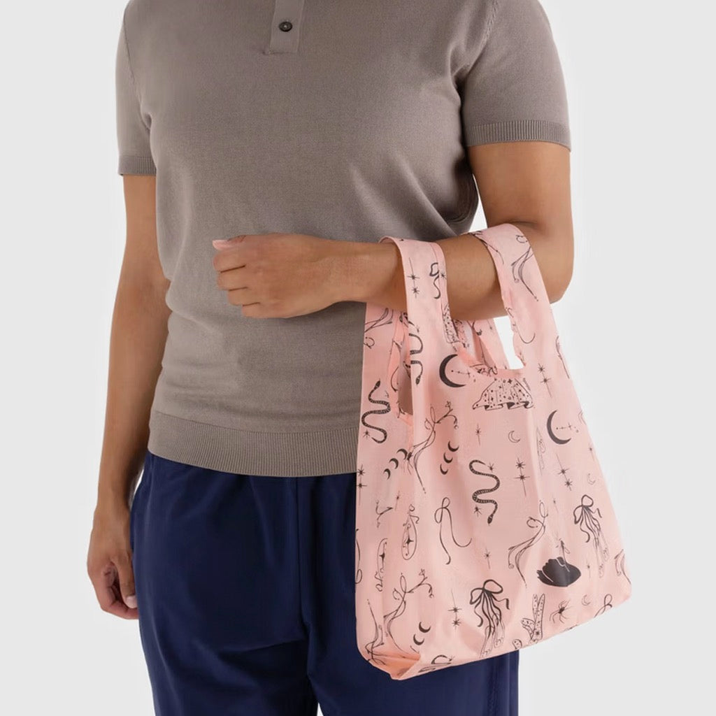 Person using Baby Baggu Ballet Icons.