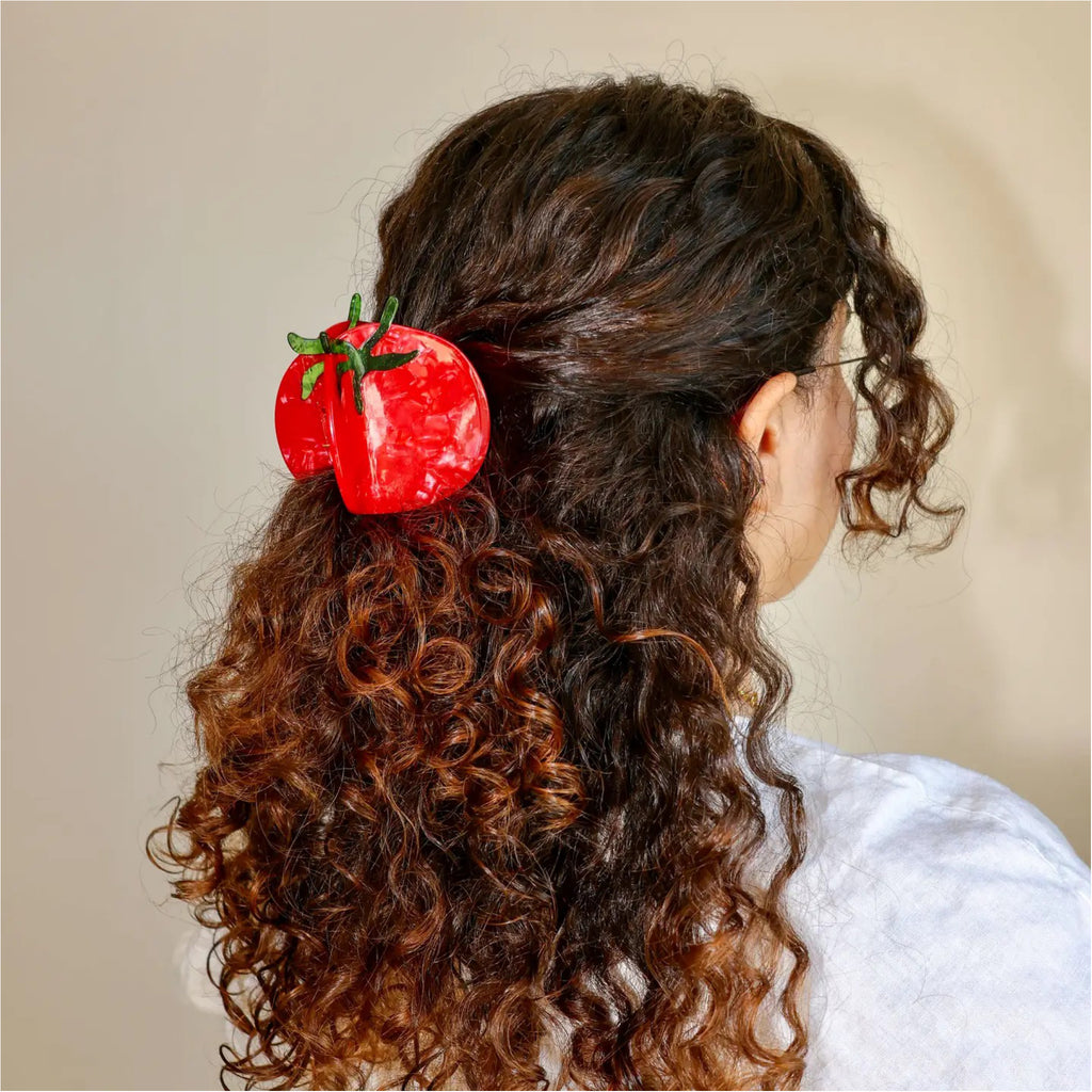 Person wearing Midi Tomato Hair Claw.