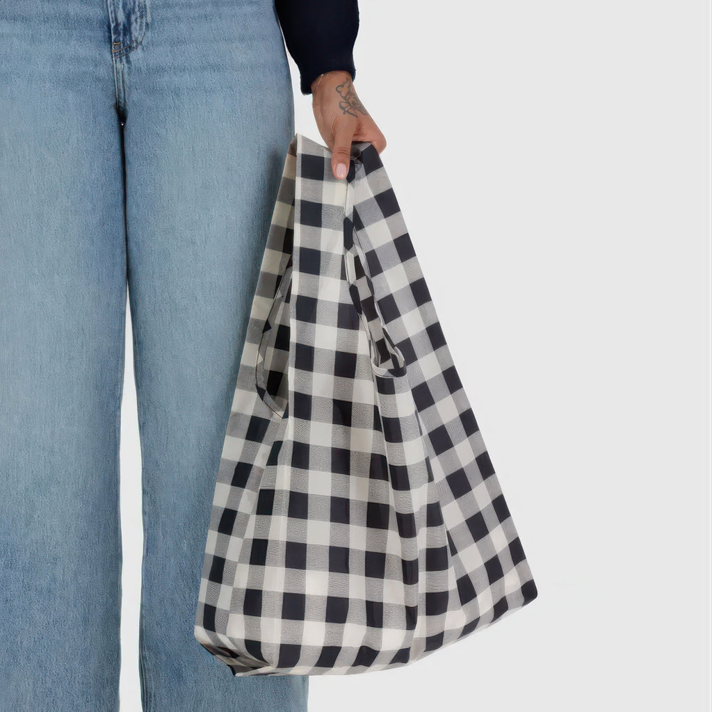 Standard Baggu Black & White Big Check in hand.
