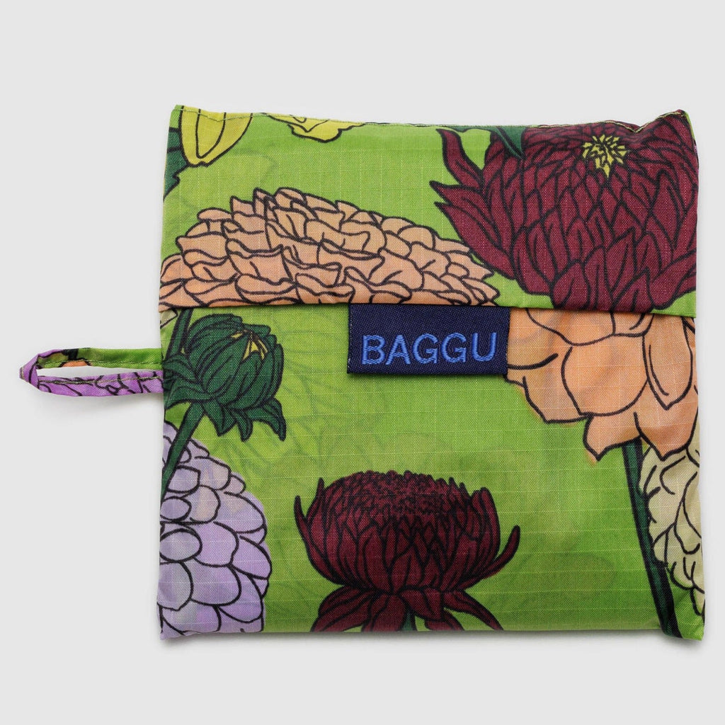 Standard Baggu Dahlia closed.