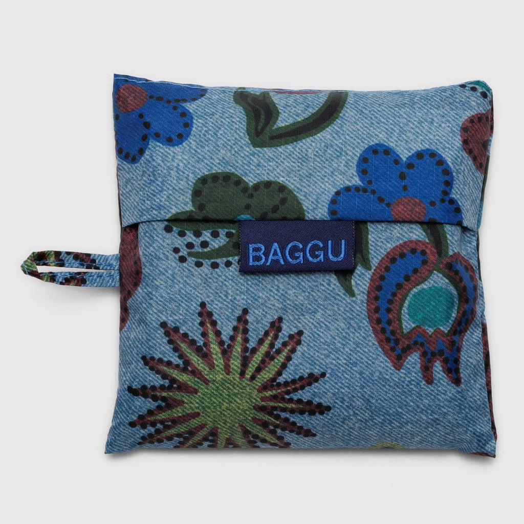 Standard Baggu Digital Denim Birds closed.