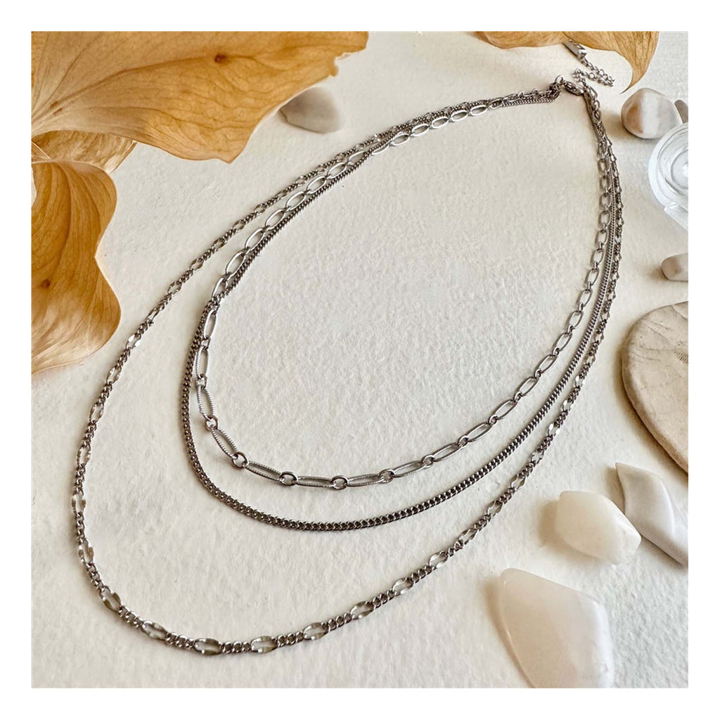 Triple Layer Textured Chain Necklace Silver.