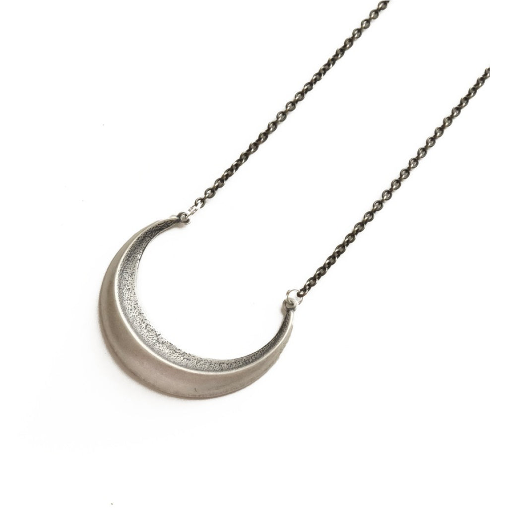 Side view of Crescent Moon Necklace Silver.