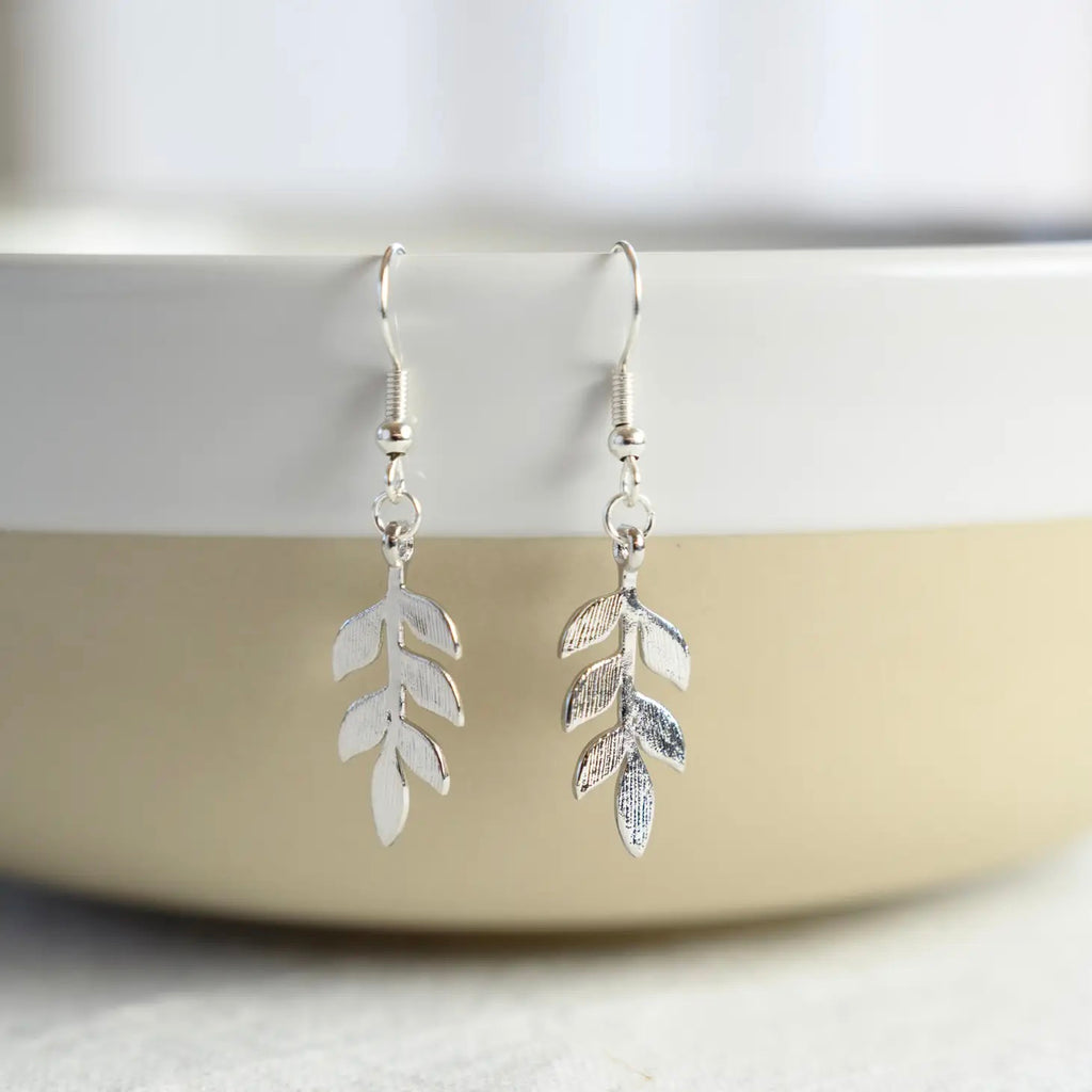 Elegant Leaf Earrings silver