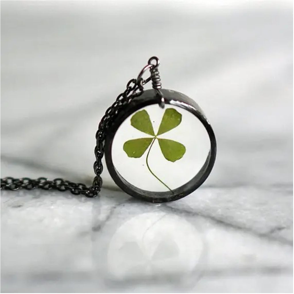 Necklace with four clearance leaf clover in it