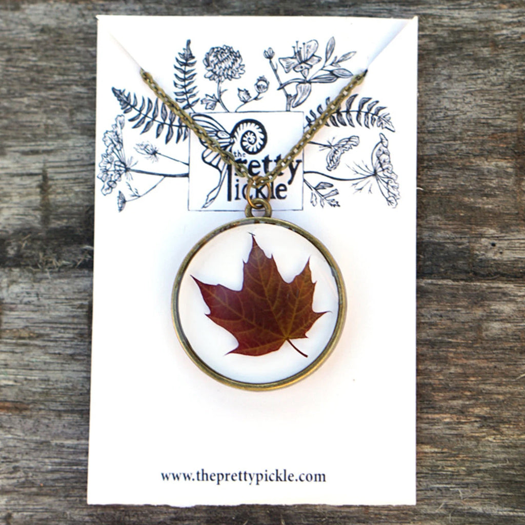 Red Maple Leaf Necklace packaging.