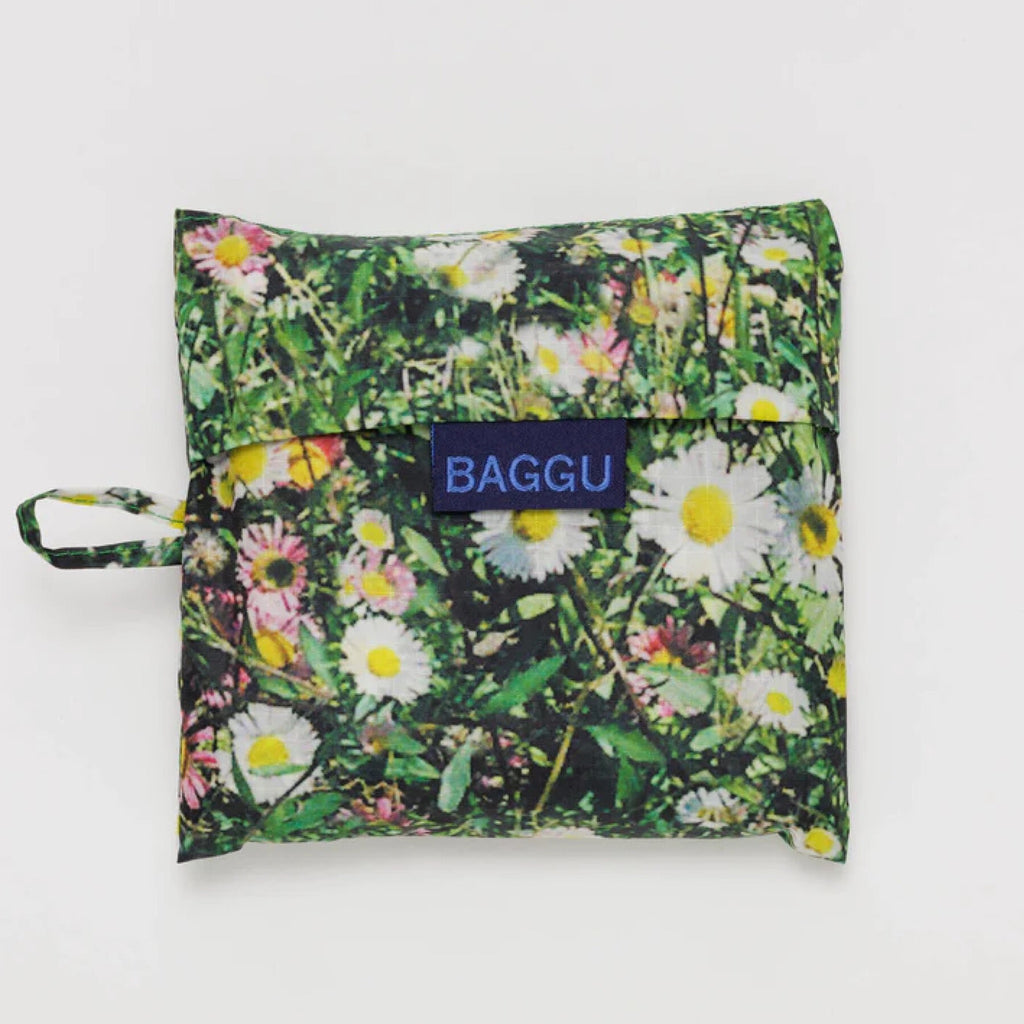 Standard Baggu Daisy folded.